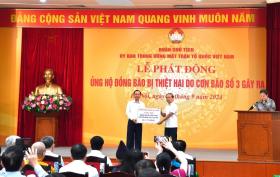 Nhân viên Vietcombank ủng hộ 1 ngày lương hỗ trợ đồng bào thiệt hại do bão