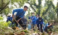  Bí thư T.Ư Đoàn thăm, tặng quà người dân vùng lũ lụt Hải Dương, Thái Bình 第11张