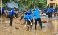  Bí thư T.Ư Đoàn thăm, tặng quà người dân vùng lũ lụt Hải Dương, Thái Bình 第15张