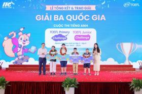  Hai học sinh tiểu học đạt điểm tuyệt đối thi TOEFL Junior 