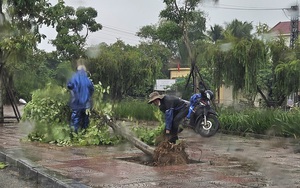 Quảng Bình: Nước lên cao 2m, nông dân Tân Hoá quá quen, nhà phao ở, bình thản với lũ  第7张