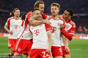 Gục ngã trước Bayern Munich, Arsenal ngậm ngùi rời Champions League