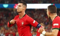  HLV Ten Hag phản pháo Ronaldo: ‘Cậu ta ở Saudi Arabia, quá xa để phán xét’ 第7张