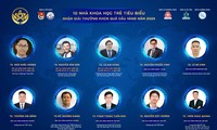  &apos;Vườn rau thanh niên&apos; đạt giải đặc biệt thi vẽ tranh Sắc màu tình nguyện 第10张