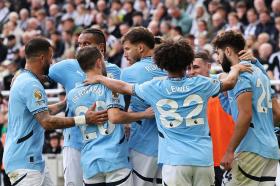 Bị Newcastle cầm hoà, Man City vẫn nối dài chuỗi thành tích ấn tượng