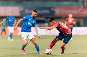 Leo Artur lập hat-trick, CLB CAHN huỷ diệt Lion City 