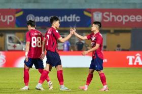 Leo Artur lập hat-trick, CLB CAHN huỷ diệt Lion City  第14张